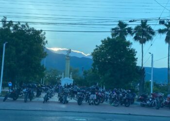 Festejan con parada en Plaza de los Héroes el 4 aniversario de Club de Motociclistas en Cd. Victoria