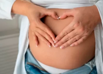 Embarazo adolescente “oculta” el abuso infantil