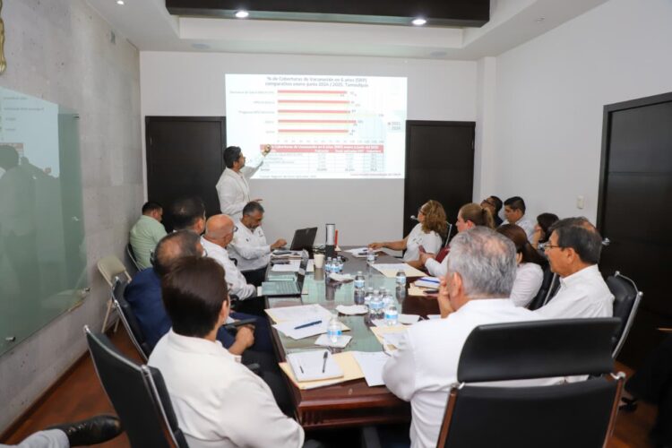 Fortalece Salud Programa de Vacunación Universal