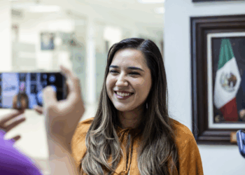 Coquetea Katalyna Méndez con posible candidatura de Morena por alcaldía de Victoria