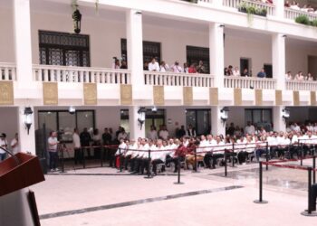 Pide Américo Villarreal a servidores públicos redoblar esfuerzos por el desarrollo de Tamaulipas