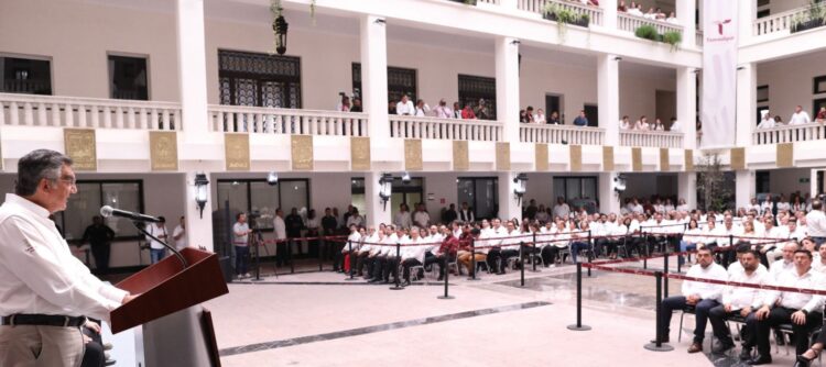 Pide Américo Villarreal a servidores públicos redoblar esfuerzos por el desarrollo de Tamaulipas