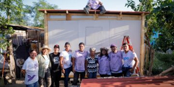 Continúan DIF, INJUVE y TECHO construyendo vivienda progresiva para población vulnerable