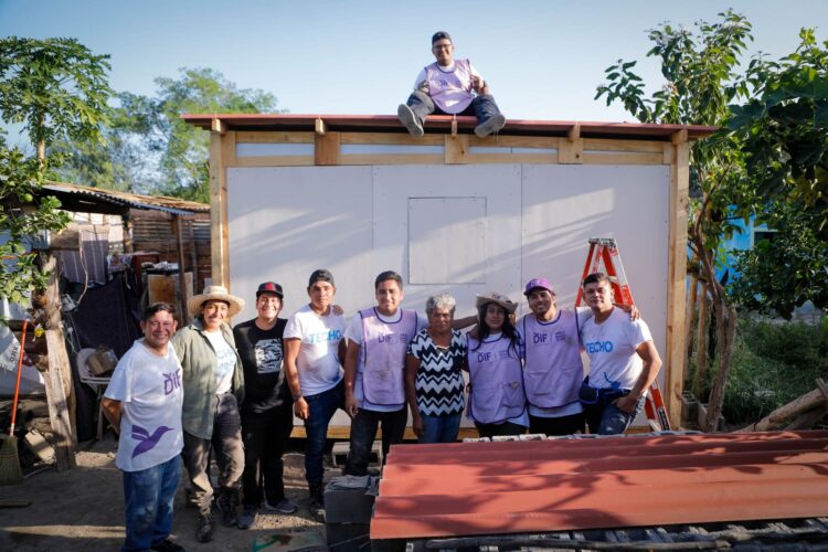 Continúan DIF, INJUVE y TECHO construyendo vivienda progresiva para población vulnerable