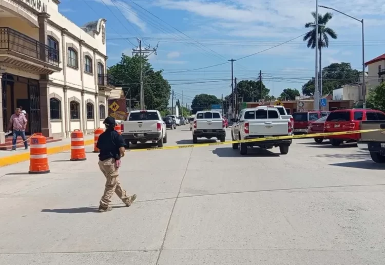 Policía se suicida frente a la Fiscalía en Xicoténcatl, Tamaulipas
