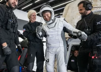 Cuatro astronautas regresan a la Tierra tras cinco meses en la Estación Espacial Internacional