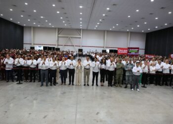 Américo Villarreal reconoce a deportistas y jóvenes tamaulipecos