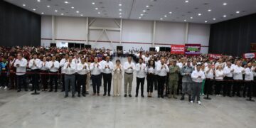 Américo Villarreal reconoce a deportistas y jóvenes tamaulipecos