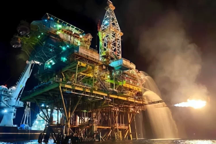 “Piratas” asaltan plataforma de Pemex