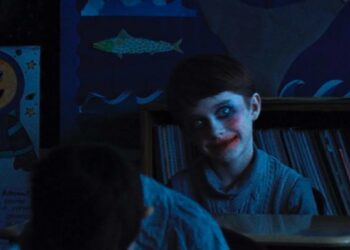 ‘Weapons’ llega a los cines: una joya del terror moderno con potencial