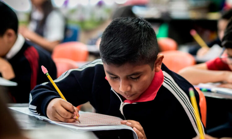 El 48 % de mexicanos considera deficiente sistema educativo