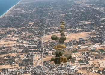 España, Alemania y Francia lanzan alimentos en Gaza