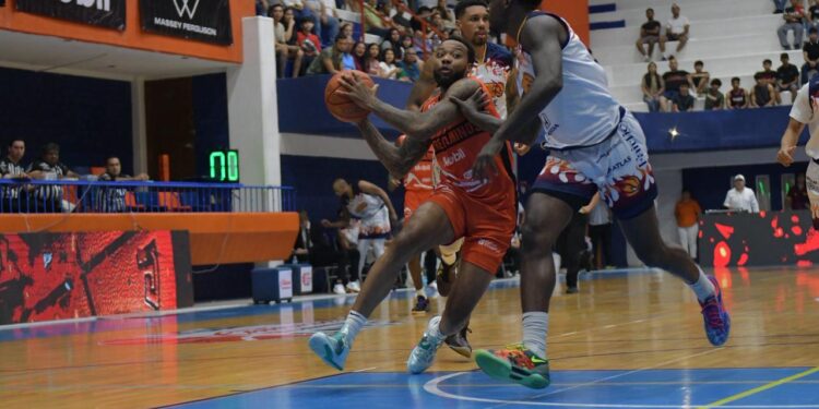 Corre Básquet gana y convence en Tampico