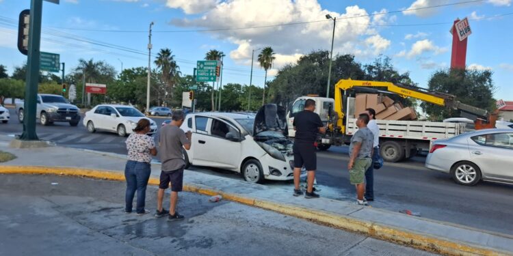 Se incendia auto