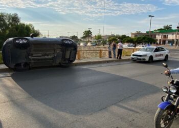 Vuelca madre con su hijo en puente del 8 sobre el río San Marcos de Cd. Victoria