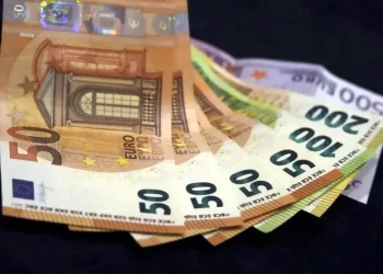 Va compañía de Slim por emitir deuda en euros