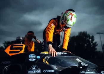 Va Pato O´Ward por triunfo en Portland