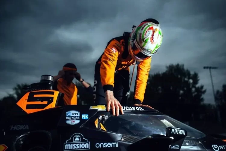 Va Pato O´Ward por triunfo en Portland