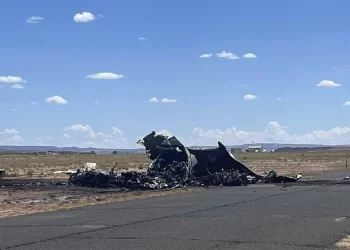 Mueren cuatro personas tras desplome de avión ambulancia en Arizona