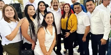 Acusan a líder del SNTE de usar recursos magisteriales para su cumpleaños