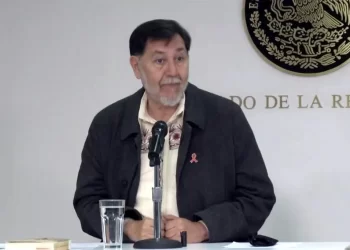 Gastar más de lo que se gana es corrupción: Noroña