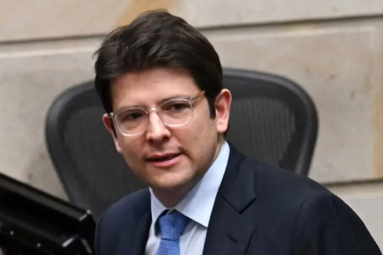 Fallece Miguel Uribe Turbay tras atentado en Bogotá; acusan a disidencia de las FARC