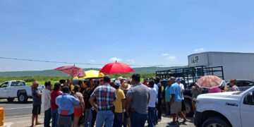 Bloquean carretera Tampico–Mante; reclaman solución a la crisis de agua