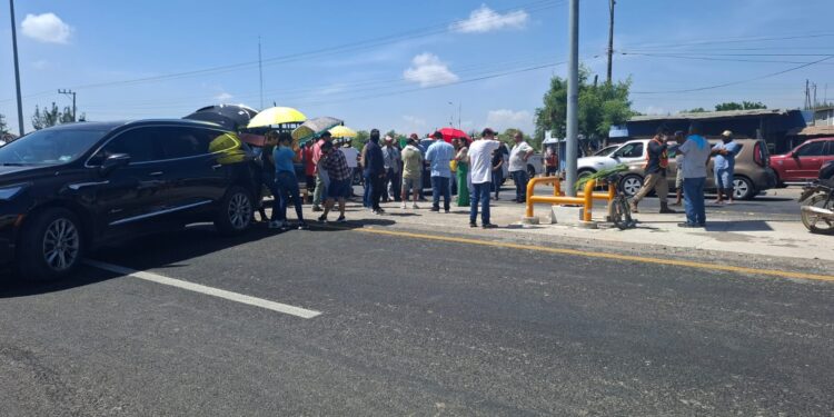 Bloquean carretera Tampico–Mante; reclaman solución a la crisis de agua