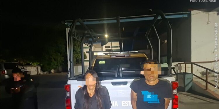 Frustran robo de minisplit en escuela