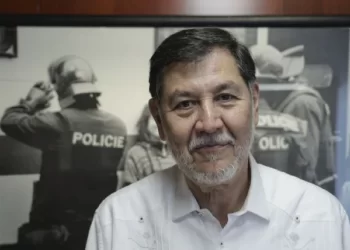 Fernández Noroña bajo críticas por lujos y confrontaciones en el Senado