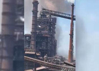 Se registra fuerte explosión en siderúrgica ArcelorMittal en Lázaro Cárdenas, Michoacán