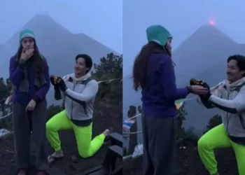 Pareja se compromete frente al volcán Acatenango en plena erupción