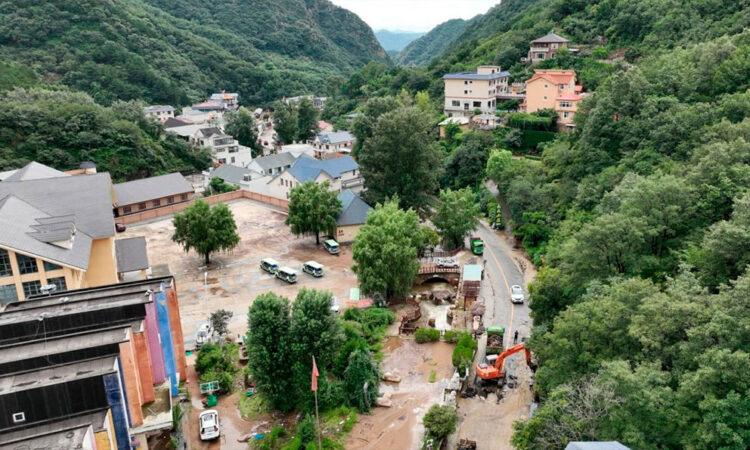 Ascienden a 44 los muertos por inundaciones en Pekín
