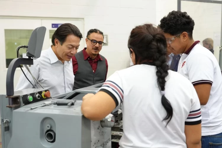 Destaca SEP programas en favor de los jóvenes