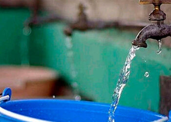 Refuerza Comapa Victoria tandeo por baja producción de agua en La Peñita