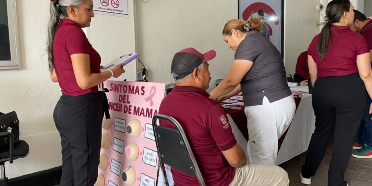 Instalan en oficinas públicas módulos temporales de salud