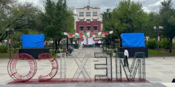 Listo escenario para ceremonia del Grito de Independencia, cierran vialidades aledañas
