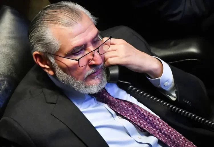 Adán Augusto López niega vínculos con ‘huachibuques’ de Saúl Vera Ochoa