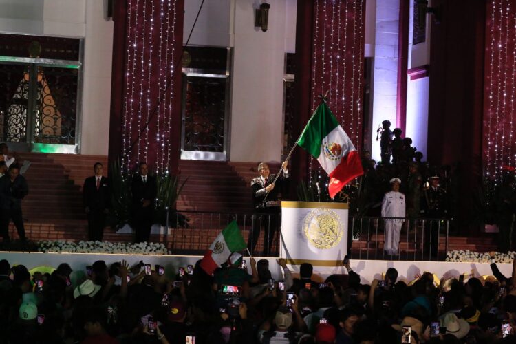 Da Américo Villarreal Grito de Independencia junto a miles de familias tamaulipecas
