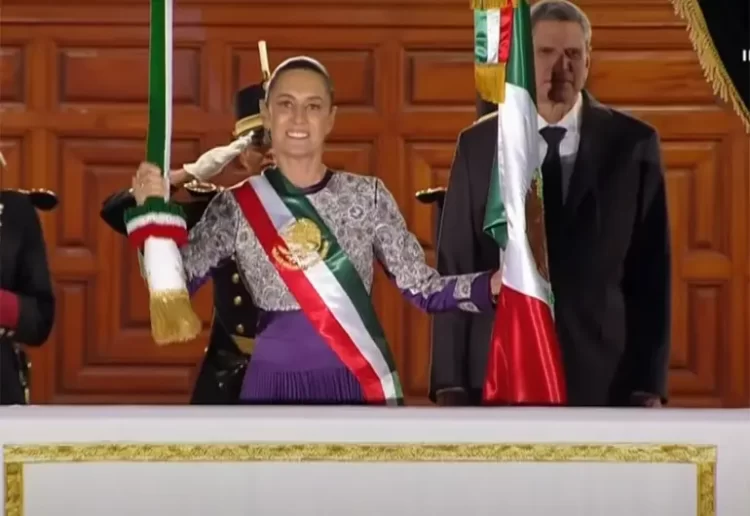  Claudia Sheinbaum vitorea a héroes y heroínas de la independencia de México desde Palacio Nacional