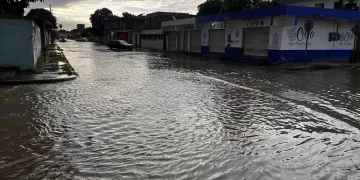 Reportan socavones y estragos por fuertes lluvias en Tampico, Madero y Altamira