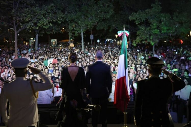 Quirino Ordaz encabezó el Grito de Independencia de México en Embajada de España