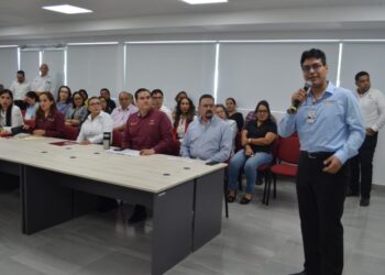 Capacitan a personal de la SET sobre atención en procesos médicos de trabajadores educativos