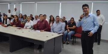 Capacitan a personal de la SET sobre atención en procesos médicos de trabajadores educativos