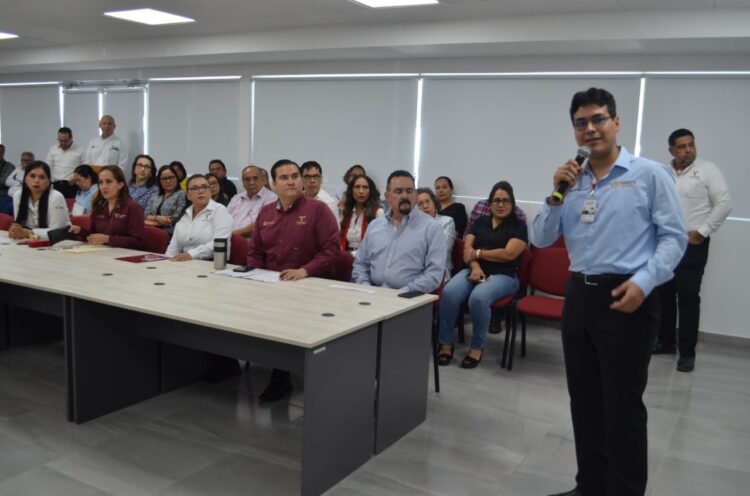 Capacitan a personal de la SET sobre atención en procesos médicos de trabajadores educativos