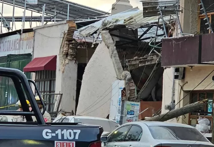 Se desploma restaurante en Guadalajara; hay tres personas heridas