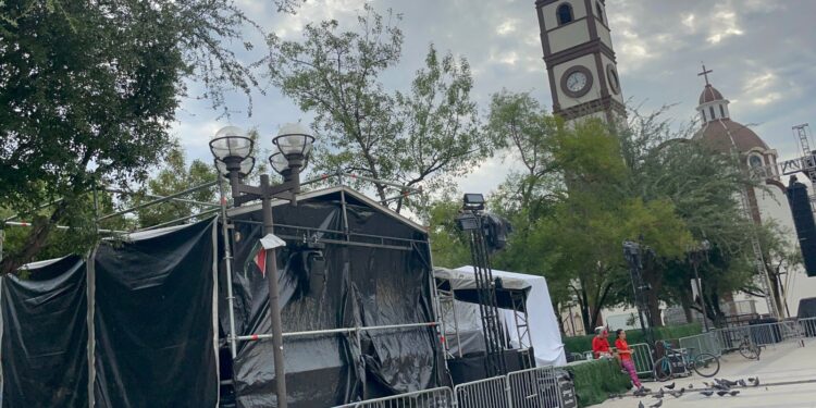 Listo escenario para ceremonia del Grito de Independencia, cierran vialidades aledañas