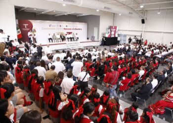 Inaugura Américo Villarreal gimnasio en Escuela Normal de Educadoras de Cd. Victoria