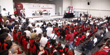 Inaugura Américo Villarreal gimnasio en Escuela Normal de Educadoras de Cd. Victoria
