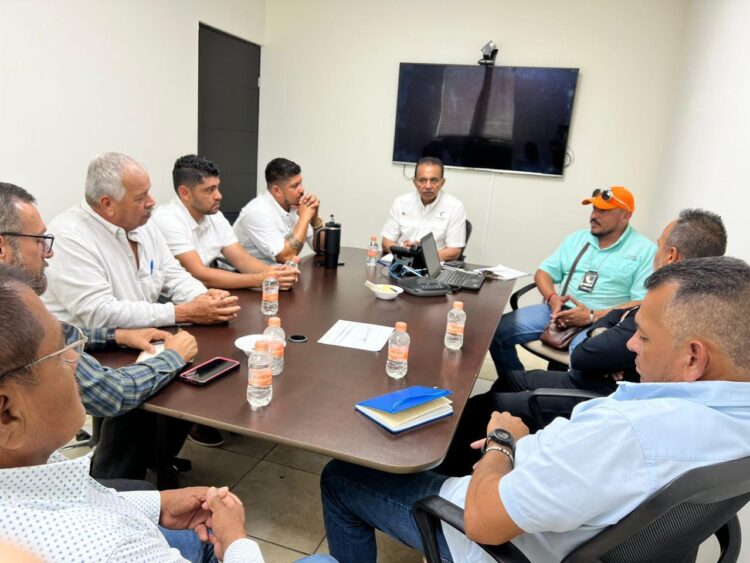 Avanzan acuerdos para fortalecer pesca legal y ordenada en Playa Bagdad de Matamoros